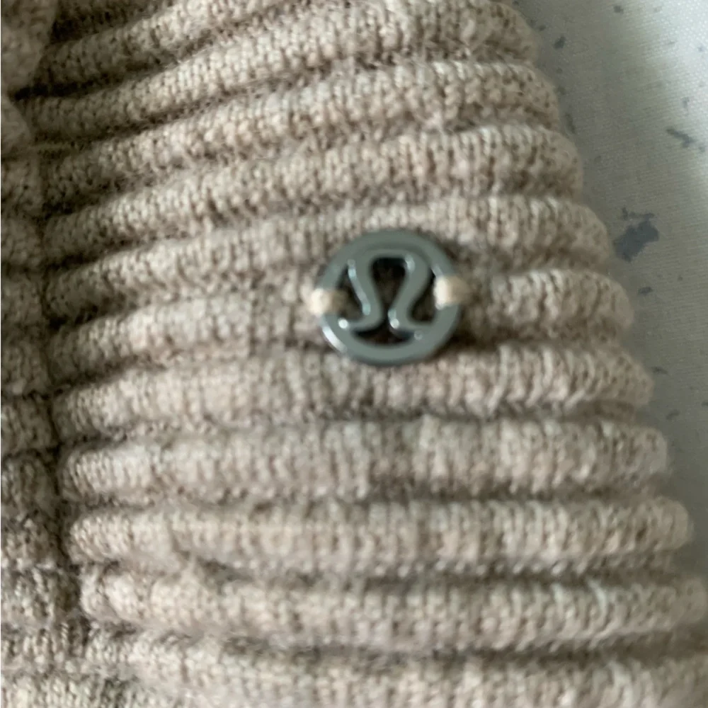 Lululemon Sit in Lotus Cardigan size Medium - Picture 7 of 9